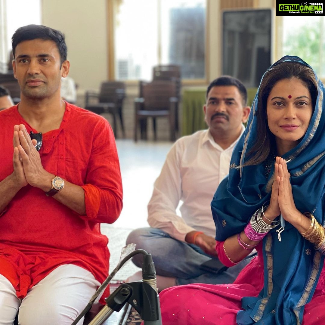 Payal Rohatgi Instagram - You have the right to action, but not to the fruits of action. Each of us has the obligation to act rightly, but no power to dictate what is to come or what we do - Bhagwat Gita #PayalRohatgi #SangramSingh Sri Radha Madhav Mandir Bhadaj