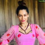 Payal Rohatgi Instagram - Every word has consequences, every silence too....#photography #instagram #mood #payalrohatgi एक हिन्दु ने दूसरे हिन्दु को मारा। Godse ने Gandhi को मारा।इसे आप क़त्ल कह सकते हैं, आतंकवाद कैसे 🤔। आतंकवादी वो होते हैं जो अपने से #अलग धर्म के लोगों को मारते है क्यूँकि उनको वो दूसरे धर्म से नफ़रत होती है। #KamalHaasan आप समजे 🤨।बुढ़ापे में अक्सर लोग सठिया जाते हैं🙏 Kamal Haasan अपना राजनीति career शुरू करने के लिए #NathuramGodse को भारत का पहला आतंकवादी कहते हैं😡। वो मुस्लिम dominated जगह से vote माँगते समय ऐसा कहते हैं। उनको शर्म आनी चाहिए क्यूँकि वो नफ़रत फेला रहे हैं। जिसने भारत का विभाजन करवाया #DirectActionDay घोषित करके और मासूम हिंदुओ कि जान ली वो #MohammedAliJinnah भारत का पहला आतंकवादी था। इतना हिन्दु नफ़रत अच्छा नहीं 🙏 #Election2019
