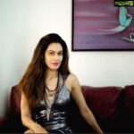 Payal Rohatgi Instagram - A smart person knows what to say, A Wise person knows whether to say it or not 😘 #paayalrohatgi #payalrohatgi जब कांग्रिस की १६ साल की PM #IndiraGandhi जी अपने समय में भारत जैसे इतने बड़े देश पे राज्य किया तब उन्होंने #WomenReservationBill पास क्यूँ नहीं किया ? क्या वो अपने सिवाय किसी और औरत जो प्रगति करना चाहती है उसके लिए कुछ नहीं करना चाहती थी Reservation करके ? #SaturdayMotivation