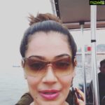 Payal Rohatgi Instagram - यह मत बोलना अभी SurfExcel ड्रामा के बाद, की Karan Johar ने #lovejihad के ऊपर फ़िल्म बनाई🤨। भारत के Liberals, वरना #AndhBhakt के साथ पागल भी कहेंगे🤣🤣। वो तो ऐसे ही लड़का मुसलमान/लड़की हिन्दु है #Kalank में।बॉलीवुड मैं #Islamophobia पे भी फ़िल्म बनाई है Karan Johar ने । फ़िल्म का नाम है #MyNameIsKhan 😜। #Mondaythoughts #payalrohatgi #paayalrohatgi Triveni Prayagraj