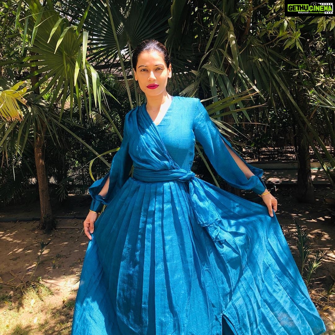 Payal Rohatgi Instagram - रामनवमी की छूटीयो के बाद कुछ लोग भारत में भगवान राम के होने का सबूत माँगे गे Supreme Court में और Liberals और Uncles & Aunties of Media, हिंदुओ को intolerant बोलते हैं 🙏 Howz the नफ़रत 😉🙀💖 #payalrohatgi @bsrdesigns