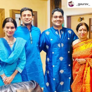 Payal Rohatgi Instagram - इस जीवन में परिवार से ज़्यादा प्यार कोई नहीं करता ❤️ payalrohatgi #happydiwali Posted @withregram • @_gaurav_ Happy Diwali 🪔 2021. May there be love ❤️ & light ✨💥 #blessed
