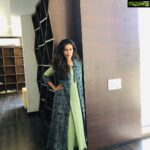 Payal Rohatgi Instagram - गुरु नानक साहेब, ने कहा जब बाबर आया था की यह पापों की बारात लेके आ रहा है, हिंदुस्तान बचके रहो। अपनी संस्कृति को बचा लो 🙏 कितने हिंदूओ ने और कितने सीखो ने जान दे है राम मंदिर के लिये। २० लाख मंदिर है भारत में एक नहीं बन तो क्या हो जाए गा 🤨? परंतु हम किसी मंदिर की बात नहीं कर रहे हम बात कर रहे है भगवान राम के जनमस्तन की। जनमस्तन तो एक ही होता है 🙏। Mecca Madina तो एक ही होता है ना। #payalrohatgi