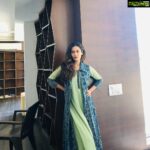 Payal Rohatgi Instagram - गुरु नानक साहेब, ने कहा जब बाबर आया था की यह पापों की बारात लेके आ रहा है, हिंदुस्तान बचके रहो। अपनी संस्कृति को बचा लो 🙏 कितने हिंदूओ ने और कितने सीखो ने जान दे है राम मंदिर के लिये। २० लाख मंदिर है भारत में एक नहीं बन तो क्या हो जाए गा 🤨? परंतु हम किसी मंदिर की बात नहीं कर रहे हम बात कर रहे है भगवान राम के जनमस्तन की। जनमस्तन तो एक ही होता है 🙏। Mecca Madina तो एक ही होता है ना। #payalrohatgi