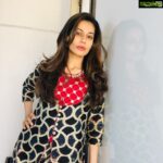 Payal Rohatgi Instagram - Not everyone gets the same version of me. One person will tell U I am an amazing beautiful soul & another that I am a cold hearted person. Believe them both. I act accordingly 🙏 #payalrohatgi @suramyatrends