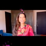 Payal Rohatgi Instagram - सेवा परमो धर्मः गुण के बिना रूप व्यर्थ है, विनम्रता के बिना विद्या व्यर्थ है। होश ना हो तो जोश व्यर्थ है, उपयोग ना आए तो धन व्यर्थ है। परोपकार न करने वाले का तो जीवन ही व्यर्थ है। आपको और आपके परिवार को दीपावली की शुभकामनाएं Happy Diwali ❤️ #payalrohatgi #vocalforlocal
