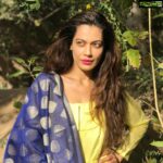 Payal Rohatgi Instagram - Stand up and fight! Not one step back, that is the idea.... Fight it out, whatever comes. Let the stars move from the sphere! #payalrohatgi #paayalrohatgi #happywomensday💐 #happywomansday