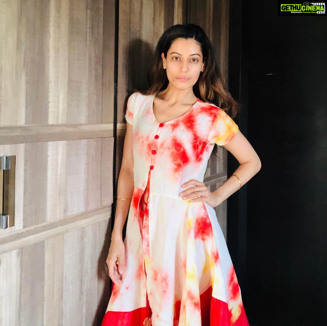Payal Rohatgi Instagram - The Bhagavat Gita are the essential teachings of Shri Krishna to Arjuna, the warrior prince on the battlefield when Arjuna’s resolve was shaken upon seeing his teachers, relatives, friends & other loved ones in the opposing army. Let’s remember that Indians 🙏. When asked: I am #WingCommanderAbhinandan My Service Number is 27981 m a flying pilot My religion is #Hindu Pak official: More info "Sorry, Sir. That's all I'm supposed to tell you." Well secular media, u don’t have to check on his religion for your unethical write ups now 🙏 Fact that Pakistani supporters using #RightWingHindu sentiment & #electionword in their narrative is biased & misleading. India is a secular country but these anti nationals want to blame PM of India, 4 a terrorist act by #Islamic Orgnaisation JEM shows their vindictive behaviour 🙏 #payalrohatgi #paayalrohatgi