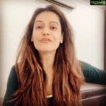 Payal Rohatgi Instagram - जिस तरह से Mohammed Ali Jinnah, मुसलमानो के नेता थे उसी तरह से Veer Savarkar हिंदुओ के नेता थे।Mohammed Ali Jinnah की communal violence के कारण गांधीजी ने बँटवारे की रज़ामंदी दी परंतु Savarkar जैसे हिन्दुत्व की ideology को मानने वाले नेता, यह बँटवारे और गांधीजी के सोच के ख़िलाफ़ थे।मुसलमानो के नेता को Pakistan और Bangladesh दिया Mahatma Gandhi जी और कांग्रिस नेताओ ने परंतु हिंदुओ के नेता Savarkar जी को आजीवन सज़ा मिली।
