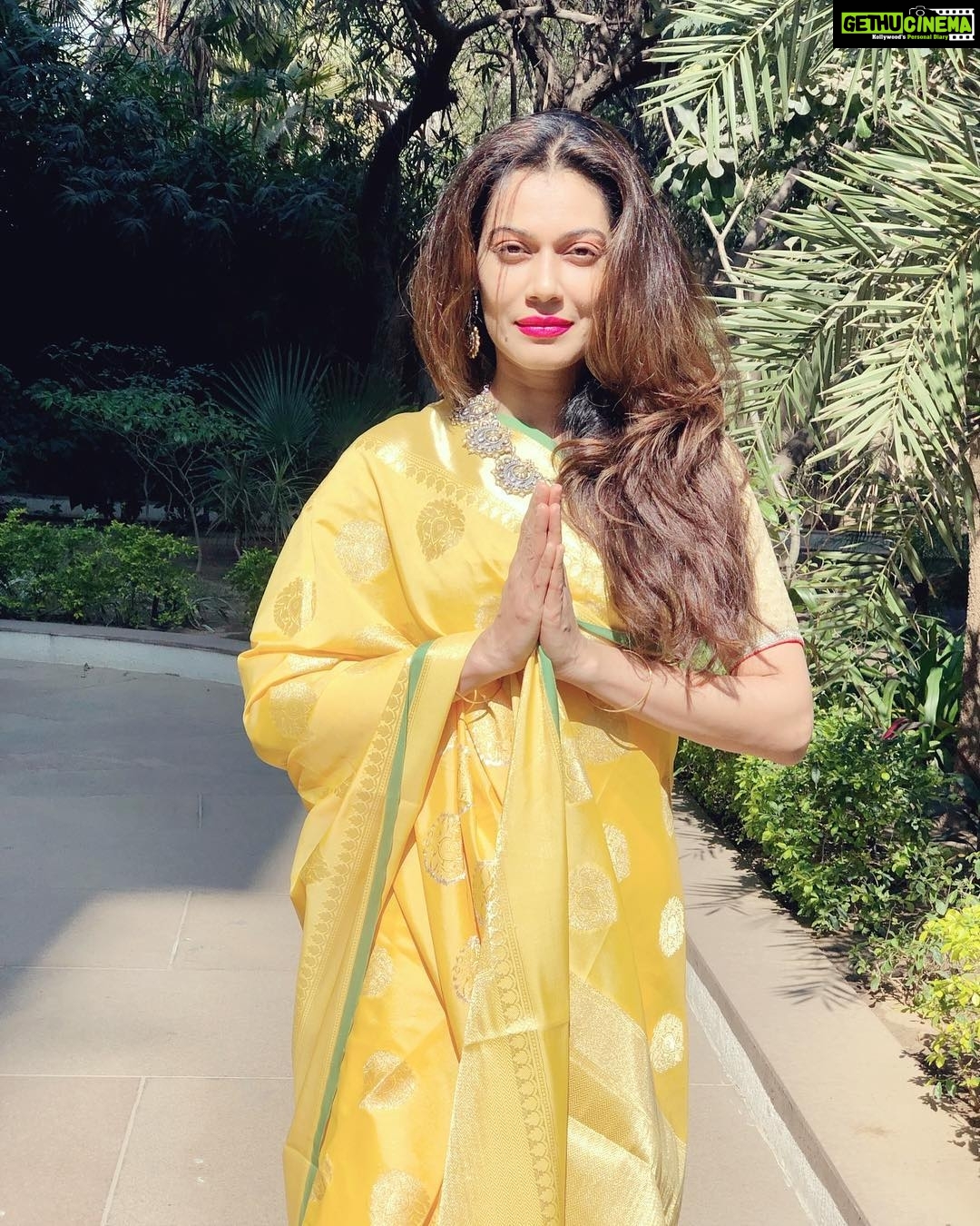 Payal Rohatgi Instagram - Some kill 4 power, some kill 4 revenge, some 4 money, some 4 love but seldom anyone kills 4 what is right 🙏. I respect #NathuramGodse ji 2. I feel श्री #MahatmaGandhi ji should have made Sardar Vallabhbhai Patel the 1st PM of India instead of Nehru ji & prevented partition of Bharat. He was the father of the nation then also. Also I feel efforts are being made to prove @bjp4india and #RSS as communal but in reality the most communal political party is Congress as they have distorted the history of Hinduism, portrayed freedom fighters as terrorists & glorified Mughals/ Britishers & brainwashed Dalits against Hindus. #payalrohatgi #paayalrohatgi #जयश्रीकृष्ण #जयश्रीराम
