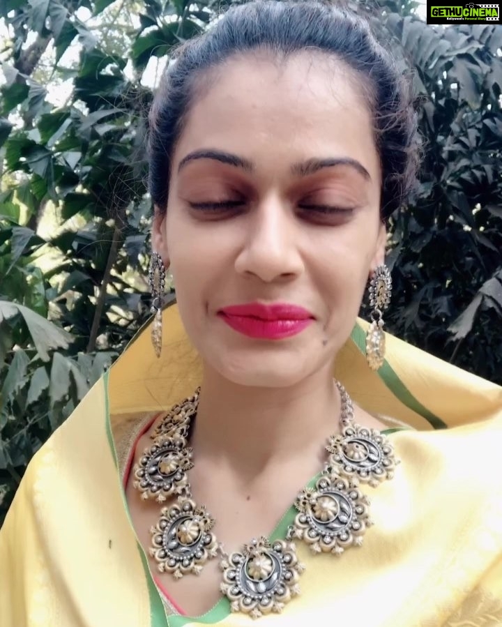 Payal Rohatgi Instagram - Constitution is the real union of Indian People, built on basic concept of sovereignty of people to ensure them justice. Article 370 was implemented by fraud. It prevents complete integration of J&K. Need 2 take measures to abolish it completely🙏 #RepublicDayIndia #गणतंत्र_दिवस #republicday2019 #payalrohatgi #paayalrohatgi
