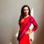 Payal Rohatgi Instagram - ब्रह्माण्ड की सारी शक्तियाँ पहले से हमारी है। वो हमी हैं जो अपनी आँखों पर हाथ रख लेते हैं और फिर रोते हैं की कितना अन्धकार है। कांग्रिस पार्टी के अधायश राहुल गांधी जी, Dubai की press conference मैं कह रहे थे की Islam जो भारत का ancient religion है 🙄 (उस शांति के धर्म) से Mahatma Gandhi जी का सत्याग्रह आंदोलन प्ररित था 😡। तो बाबर ने हिंदुस्तान पे हमला क्यूँ किया भाईंओ और बहनो😂😂😂 #CongressMuktBharat #Ayodhya Its a New Knowledge.. “Mahatma Gandhi learned non-violence from Islam" - #RahulGandhi 🙄 Why did Mughal Ruler Babar #invade Bharat IF Islam is ancient Indian Philosophy 😡😡👆🏼I HATE CONGRESS 🙏 #BJPFor2019 #ModiFor2019 #payalrohatgi #Uttrayan #SwamiVivekananda⁠ ⁠ #HappyLohri #GuruGobindSinghJayanti #GuruTegBahadurji #GuruGobindSinghJi #MakarSankranti2019 #paayalrohatgi