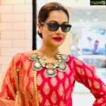 Payal Rohatgi Instagram - India की Feminists एक rapist आदमी की intent पे सवाल उठाती है जब कोई politician कहते हैं की वो महिला/ लड़की का बलात्कार इसलिए हुआ क्यूँकि उसने छोटे कपड़े पहने थे। आज कहाँ हैं वो Feminists, जब #AzamKhan #MallikarjunKharge और बाक़ी कांग्रिस और SP पार्टी के politicians support करते हैं #TripleTalaq जैसी प्रथा को #SecularIndia मै, जहाँ उस #IndianMuslim आदमी की intent पे सवाल नहीं किया जा रहा जो अपनी मर्ज़ी से अपनी पत्नी को तलाक़ दे सकता है ३ शब्द कहकर 🤨 क्यूँ यह #IndianMuslim आदमी की intent को भारत की FEMINISTS question नहीं करेंगी 🤪 क्या यह #IndianMuslim आदमी भारत के संविधान से ऊपर है जहाँ सब महिलाओं को बराबर के rights दिए जाते हैं 🤨 क्या यह #IndianMuslim आदमी India के कोर्ट से बड़ा है 🥵 आज तक #TripleTalaq को ban क्यूँ नहीं किया गया जबकि #IslamicPakistan मैं भी #TripleTalaq ban है 🤨#payalrohatgi #TripleTalaq #TripleTalaqBill #CongressisFake #jaishreeram 🙏