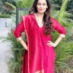 Payal Rohatgi Instagram - कोई भी हिन्दु कश्मीरी हिन्दु के हक़ के लिए क्यूँ नहीं लड़ा अभी तक 😡 हिन्दु, sabrimala मैं जो हो रहा है वो कल महाकाल और काशी मैं भी हो सकता है । एक दूसरे की मदद करो वरना मदद के लायक़ भी नहीं रहोगे 🙏 Politicians तो सत्ता पाने के लिए minority appeasement करेंगे। अपना धर्म ख़ुद बचाओ, यह वैसे भी बहुत फ़ायदा उठा चुके हैं dalit ड्रामा पे यह AntiNationals। Reservation भी दी फिर भी Twitter के Ceo से #StopBrahminicalPatriarchy का placard उठाके ड्रामा किया कुछ महीने पहले। जबकि कश्मीर मैं रहने वाले dalits को वहाँ के IndianMuslims कश्मीर की नागरिकता भी नहीं देते 😡 और बात करते हैं की इस्लाम मैं सब बराबर हैं तो फिर कश्मीर के dalit को क्यूँ भंगी का ही काम मिले और मत का अधिकार नहीं 😡 #payalrohatgi #paayalrohatgi