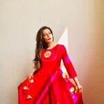 Payal Rohatgi Instagram - ब्रह्माण्ड की सारी शक्तियाँ पहले से हमारी है। वो हमी हैं जो अपनी आँखों पर हाथ रख लेते हैं और फिर रोते हैं की कितना अन्धकार है। कांग्रिस पार्टी के अधायश राहुल गांधी जी, Dubai की press conference मैं कह रहे थे की Islam जो भारत का ancient religion है 🙄 (उस शांति के धर्म) से Mahatma Gandhi जी का सत्याग्रह आंदोलन प्ररित था 😡। तो बाबर ने हिंदुस्तान पे हमला क्यूँ किया भाईंओ और बहनो😂😂😂 #CongressMuktBharat #Ayodhya Its a New Knowledge.. “Mahatma Gandhi learned non-violence from Islam" - #RahulGandhi 🙄 Why did Mughal Ruler Babar #invade Bharat IF Islam is ancient Indian Philosophy 😡😡👆🏼I HATE CONGRESS 🙏 #BJPFor2019 #ModiFor2019 #payalrohatgi #Uttrayan #SwamiVivekananda⁠ ⁠ #HappyLohri #GuruGobindSinghJayanti #GuruTegBahadurji #GuruGobindSinghJi #MakarSankranti2019 #paayalrohatgi