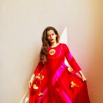 Payal Rohatgi Instagram - ब्रह्माण्ड की सारी शक्तियाँ पहले से हमारी है। वो हमी हैं जो अपनी आँखों पर हाथ रख लेते हैं और फिर रोते हैं की कितना अन्धकार है। कांग्रिस पार्टी के अधायश राहुल गांधी जी, Dubai की press conference मैं कह रहे थे की Islam जो भारत का ancient religion है 🙄 (उस शांति के धर्म) से Mahatma Gandhi जी का सत्याग्रह आंदोलन प्ररित था 😡। तो बाबर ने हिंदुस्तान पे हमला क्यूँ किया भाईंओ और बहनो😂😂😂 #CongressMuktBharat #Ayodhya Its a New Knowledge.. “Mahatma Gandhi learned non-violence from Islam" - #RahulGandhi 🙄 Why did Mughal Ruler Babar #invade Bharat IF Islam is ancient Indian Philosophy 😡😡👆🏼I HATE CONGRESS 🙏 #BJPFor2019 #ModiFor2019 #payalrohatgi #Uttrayan #SwamiVivekananda⁠ ⁠ #HappyLohri #GuruGobindSinghJayanti #GuruTegBahadurji #GuruGobindSinghJi #MakarSankranti2019 #paayalrohatgi