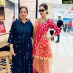 Payal Rohatgi Instagram - India की Feminists एक rapist आदमी की intent पे सवाल उठाती है जब कोई politician कहते हैं की वो महिला/ लड़की का बलात्कार इसलिए हुआ क्यूँकि उसने छोटे कपड़े पहने थे। आज कहाँ हैं वो Feminists, जब #AzamKhan #MallikarjunKharge और बाक़ी कांग्रिस और SP पार्टी के politicians support करते हैं #TripleTalaq जैसी प्रथा को #SecularIndia मै, जहाँ उस #IndianMuslim आदमी की intent पे सवाल नहीं किया जा रहा जो अपनी मर्ज़ी से अपनी पत्नी को तलाक़ दे सकता है ३ शब्द कहकर 🤨 क्यूँ यह #IndianMuslim आदमी की intent को भारत की FEMINISTS question नहीं करेंगी 🤪 क्या यह #IndianMuslim आदमी भारत के संविधान से ऊपर है जहाँ सब महिलाओं को बराबर के rights दिए जाते हैं 🤨 क्या यह #IndianMuslim आदमी India के कोर्ट से बड़ा है 🥵 आज तक #TripleTalaq को ban क्यूँ नहीं किया गया जबकि #IslamicPakistan मैं भी #TripleTalaq ban है 🤨#payalrohatgi #TripleTalaq #TripleTalaqBill #CongressisFake #jaishreeram 🙏