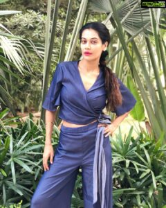 Payal Rohatgi Instagram - If Muslim/Christains are humanbeings & politicians want to respect their religious beliefs then pls remember that #Hindu is also a #humanbeing & respect his/her religious beliefs. Why does cow lynching happen in #IndependentIndia 🤔 This country needs to BAN it #WednesdayWisdom
