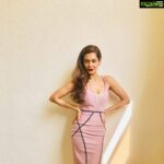 Payal Rohatgi Instagram - ‪Hindus don’t get angry, do yoga, be calm. @arshad_warsi tweet is a properly planned attack like 26/11 #Mumbaiattack and 1993 #Mumbaiblasts on @bjp4india by @incindia with the ball set rolling by #NaseeruddinShah video which was backed by Pak PM @imrankhan.pti . Vote @bjp4india if u want 2 see the dawn of 2024 🙏 ‬ बेरोज़गारी बहुत बुरी चीज़ है 😉 अच्छे अच्छे को बावला बना देती है । #1984SikhGenocide , #1993blast , 26/11 Mumbai blasts are all #Normal day to day activities in the life of an #Indian but just one regional #Cowslaughter incident makes all these Bollywood guys scared of mob. As if earlier situations were part of #christmas⁠ ⁠party 🤣🤣🤣 दोगले पाँति की भी हद होती है।और secular नक़ली media भी यह नक़ली बॉलीवुड वालों की ख़बर को उछालेंगे 🤪। । जय श्री राम 🙏