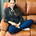 Payal Rohatgi Instagram - एक हिन्दु ने महात्मा गांधी को मारा, एक सीख ने इंदिरा गांधी को मारा, जब अनयाय बड़ता है तब दुश्मनों का विनाश करने श्री कृष्णा इस धरती पर उतरते है। शायद हिन्दु और सीख दोनो को नष्ट करने की शज़िश है, एक को #hinduoutrage कहेके और दूसरे को नशे की आदत लगाके। #TuesdayThoughts #HareKrishna