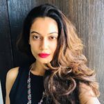Payal Rohatgi Instagram - If #AyodhyaRamMandir is NOT built before 2019 elections,Section 370 of Kashmir is NOT removed, Article 35A which prevents Indians to buy property in Kashmir, Removal of Reservations then I guess difficult for a #Hindu to vote for @bjp4india 🤨@incindia is also NOT a option. #Sad #payalrohatgi #paayalrohatgi