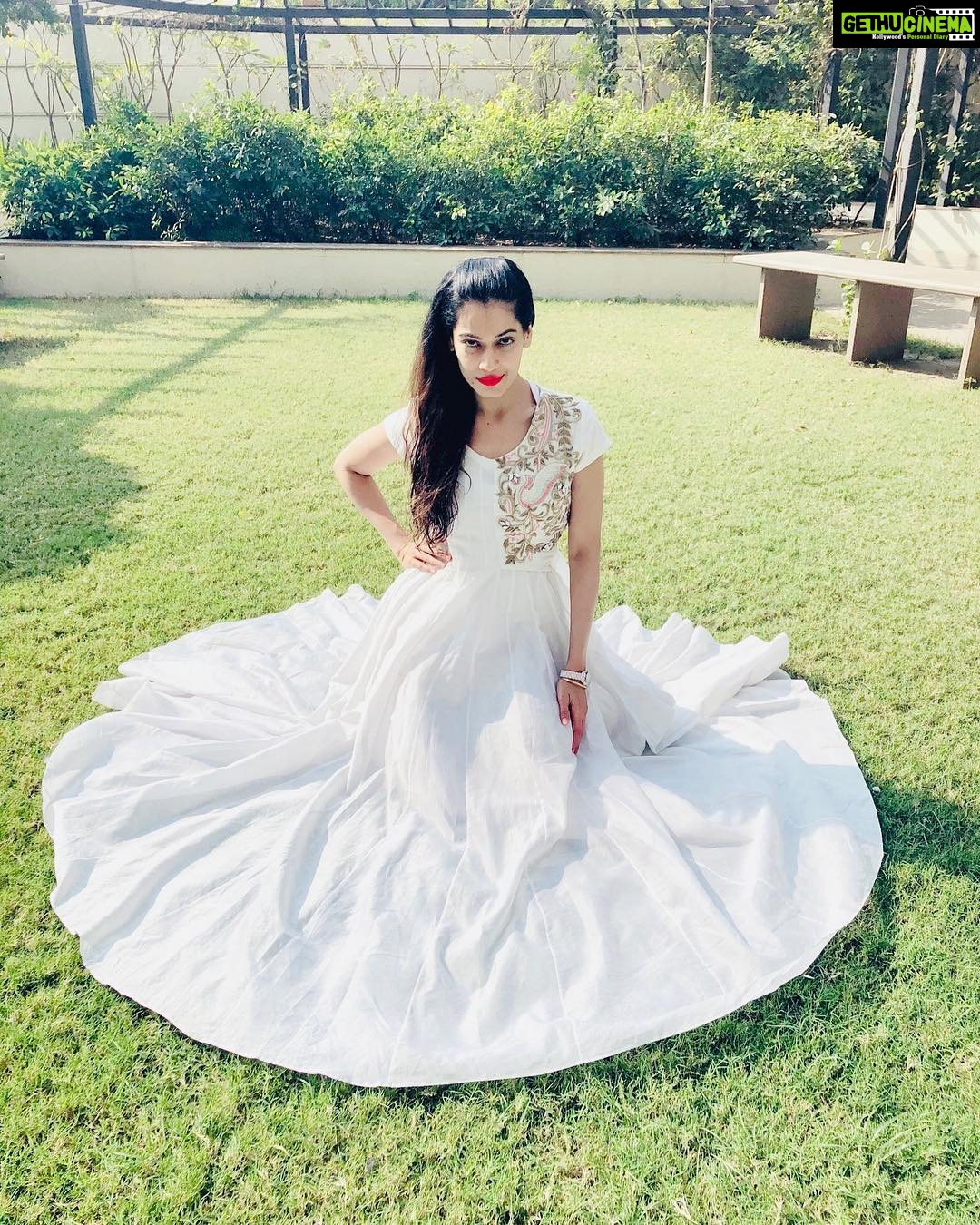 Payal Rohatgi Instagram - हिंदुओ (Minority) की क्या जनसंख्या है Islamic Pakistan/Bangladesh मैं आज, जो बँटवारे के पहले भारत का हिस्सा था🤨Indian Muslims की क्या जनसंख्या थी 1947 मैं, भारत मैं,और आज 2018 मैं 🤔नक़ली ख़बर फैलाना क़ानूनी जुर्म होना चाहिए 🙏 #जैश्रीराम #पायलरोहतगी #NationWantsRamMandir