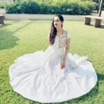 Payal Rohatgi Instagram - हिंदुओ (Minority) की क्या जनसंख्या है Islamic Pakistan/Bangladesh मैं आज, जो बँटवारे के पहले भारत का हिस्सा था🤨Indian Muslims की क्या जनसंख्या थी 1947 मैं, भारत मैं,और आज 2018 मैं 🤔नक़ली ख़बर फैलाना क़ानूनी जुर्म होना चाहिए 🙏 #जैश्रीराम #पायलरोहतगी #NationWantsRamMandir