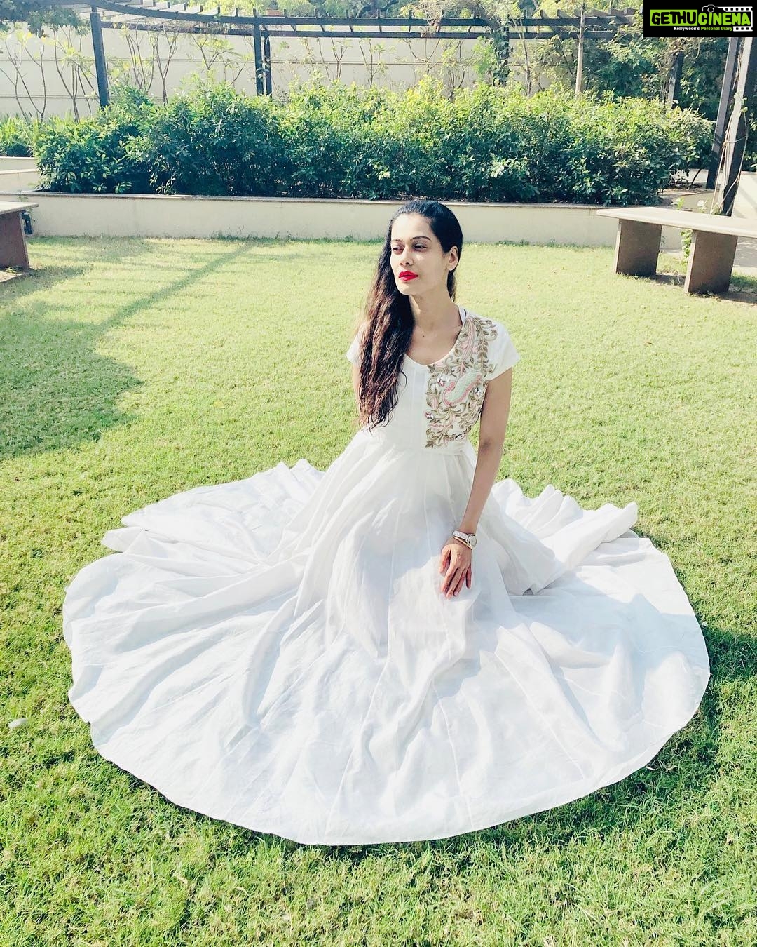 Payal Rohatgi Instagram - हिंदुओ (Minority) की क्या जनसंख्या है Islamic Pakistan/Bangladesh मैं आज, जो बँटवारे के पहले भारत का हिस्सा था🤨Indian Muslims की क्या जनसंख्या थी 1947 मैं, भारत मैं,और आज 2018 मैं 🤔नक़ली ख़बर फैलाना क़ानूनी जुर्म होना चाहिए 🙏 #जैश्रीराम #पायलरोहतगी #NationWantsRamMandir