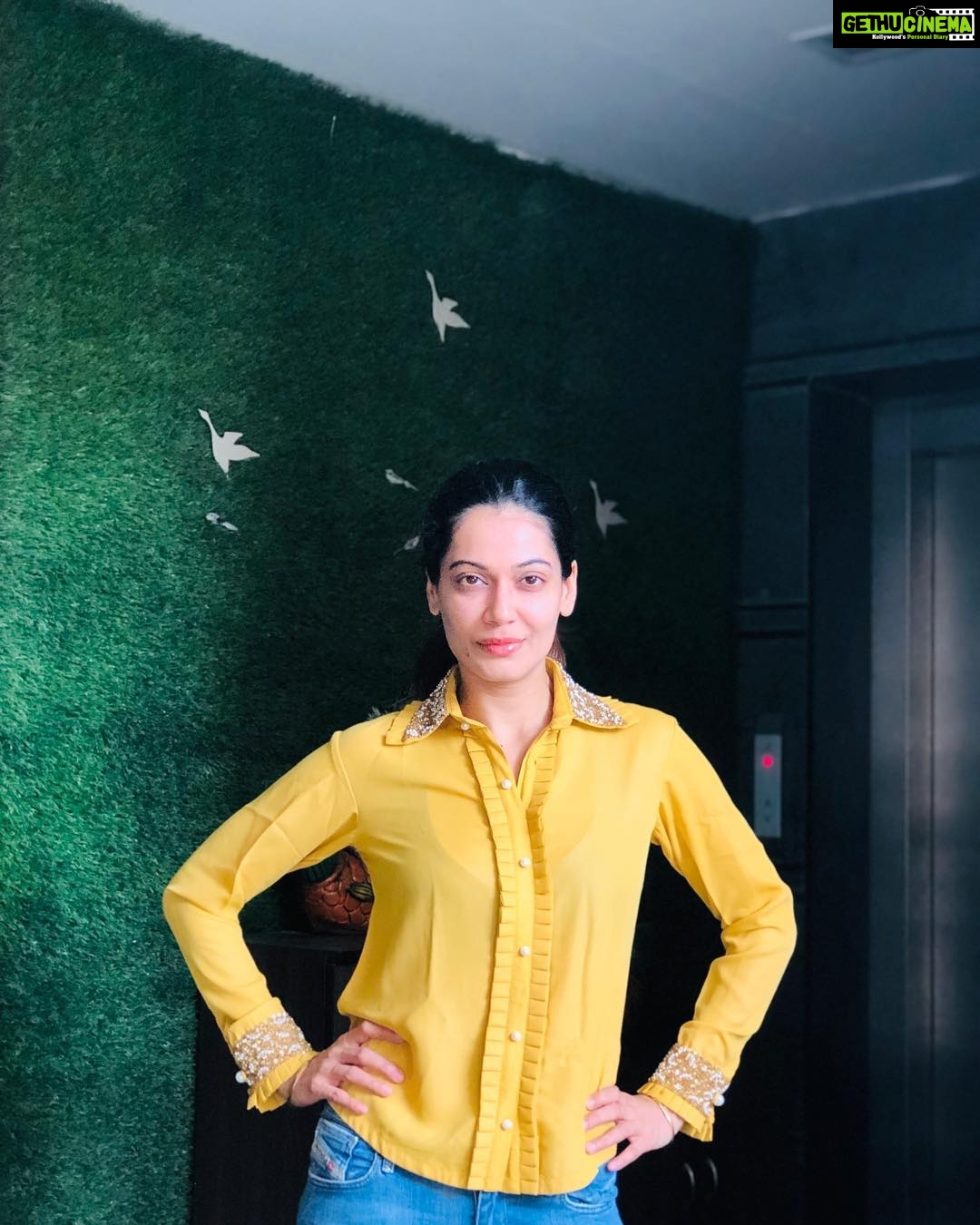 Payal Rohatgi Instagram - मुझे भारतीय होने पर गर्व है।हम सब को भारतीय होने पे गर्व होना चाहिए चाहे हम कोई भी धर्म या जाती के क्यूँ ना हो। भारत माता की जय। #भारत_माता_की_जय #payalrohatgi #paayalrohatgi