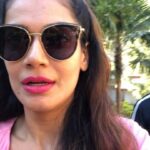 Payal Rohatgi Instagram - भारत के हिन्दु को अपने भगवान को Supreme court of India मैं साबित करना पड़ता है अयोध्या की जनम भूमि पर मंदिर बनवाने के लिए । Nepal मैं #siddhababatemple मैं जाकर हिन्दु देवी देवताओ के दर्शन करके अच्छा लगा। वहाँ मंदिर मैं भगवान राम की भी मूर्ति थी। Nepal मैं लोग माथे पर लाल टिक्का लगाने मैं शर्माते नहीं हैं ना ही नमस्ते कहने मैं 🙏 ओम् नमः शिवाय #paayalrohatgi #payalrohatgi Siddhababa Temple, Butwal, Nepal