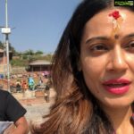 Payal Rohatgi Instagram - भगवान शिव जी के दर्शन करके बहुत अच्छा लगा।यह दुनिया मोह माया की है परंतु इसके बावजूद लोग यह बात भूल जाते हैं और ताक़त के बल पे या पैसों के बल पे या फिर vote के नाम पे हिन्दु धर्म के लोगों के साथ ग़लत करते हैं। यह बात सदियों से चलती आ रही है चाहे मुग़ल थे ,या अंग्रेज़, या @incindia सब ने हिंदुओ को लूटा है 🙏 परंतु भगवान के यहाँ देर है अंधेर नहीं । ओम् नमः शिवाय पशुपतिनाथ दर्शन