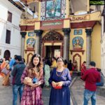 Payal Rohatgi Instagram - भगवान शिव जी के दर्शन करके बहुत अच्छा लगा।यह दुनिया मोह माया की है परंतु इसके बावजूद लोग यह बात भूल जाते हैं और ताक़त के बल पे या पैसों के बल पे या फिर vote के नाम पे हिन्दु धर्म के लोगों के साथ ग़लत करते हैं। यह बात सदियों से चलती आ रही है चाहे मुग़ल थे ,या अंग्रेज़, या @incindia सब ने हिंदुओ को लूटा है 🙏 परंतु भगवान के यहाँ देर है अंधेर नहीं । ओम् नमः शिवाय पशुपतिनाथ दर्शन