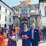 Payal Rohatgi Instagram - भगवान शिव जी के दर्शन करके बहुत अच्छा लगा।यह दुनिया मोह माया की है परंतु इसके बावजूद लोग यह बात भूल जाते हैं और ताक़त के बल पे या पैसों के बल पे या फिर vote के नाम पे हिन्दु धर्म के लोगों के साथ ग़लत करते हैं। यह बात सदियों से चलती आ रही है चाहे मुग़ल थे ,या अंग्रेज़, या @incindia सब ने हिंदुओ को लूटा है 🙏 परंतु भगवान के यहाँ देर है अंधेर नहीं । ओम् नमः शिवाय पशुपतिनाथ दर्शन