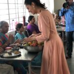 Payal Rohatgi Instagram - मेरे जनमदिन पर भगवान श्री कृष्णा के दर्शन करके वृधआश्रम जाकर अच्छा लगा। भाई दूज भी घर पर अपने भाई के साथ मनाया। भगवान श्री कृष्ण सबको सद बुद्धि दे और आप सब हिन्दु धर्म का सम्मान करे🙏 #jaishrikrishna #jaishriram #payalrohatgi Iskon