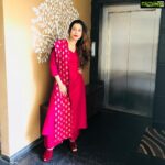Payal Rohatgi Instagram - भारत मैं ख़ुद के talent को काम कम मिलता है बाहर के talent को ज़्यादा चाहे वो porn ऐक्टर क्यूँ ना हो । भारत के ग़रीबों के बारे मैं कम सोचा जाता है परंतु रोहिंग्या Muslims के बारे मैं ज़्यादा । Modi जी को बेटा नहीं माना जाता परंतु Sonia जी को बहु मानते है । सब humanity के नामपे 😂 #payalrohatgi #jaishreeram