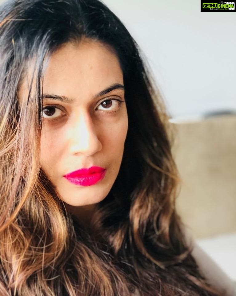 Payal Rohatgi Instagram - Your biggest commitment must always be to yourself #payalrohatgi #paayalrohatgi 😊