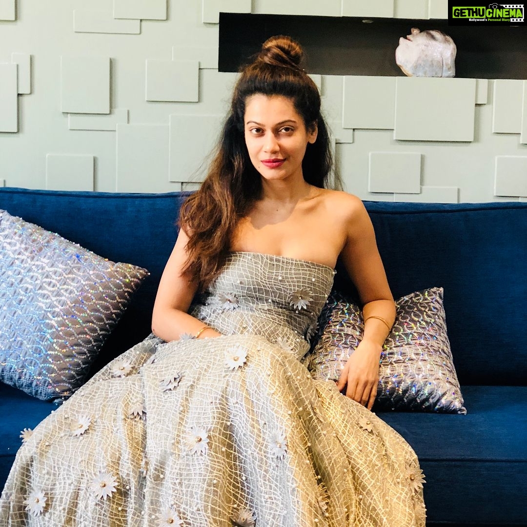 Payal Rohatgi Instagram - #paayalrohatgi #payalrohatgi 😊 I know I will be someone someday...... @maatriz_studio