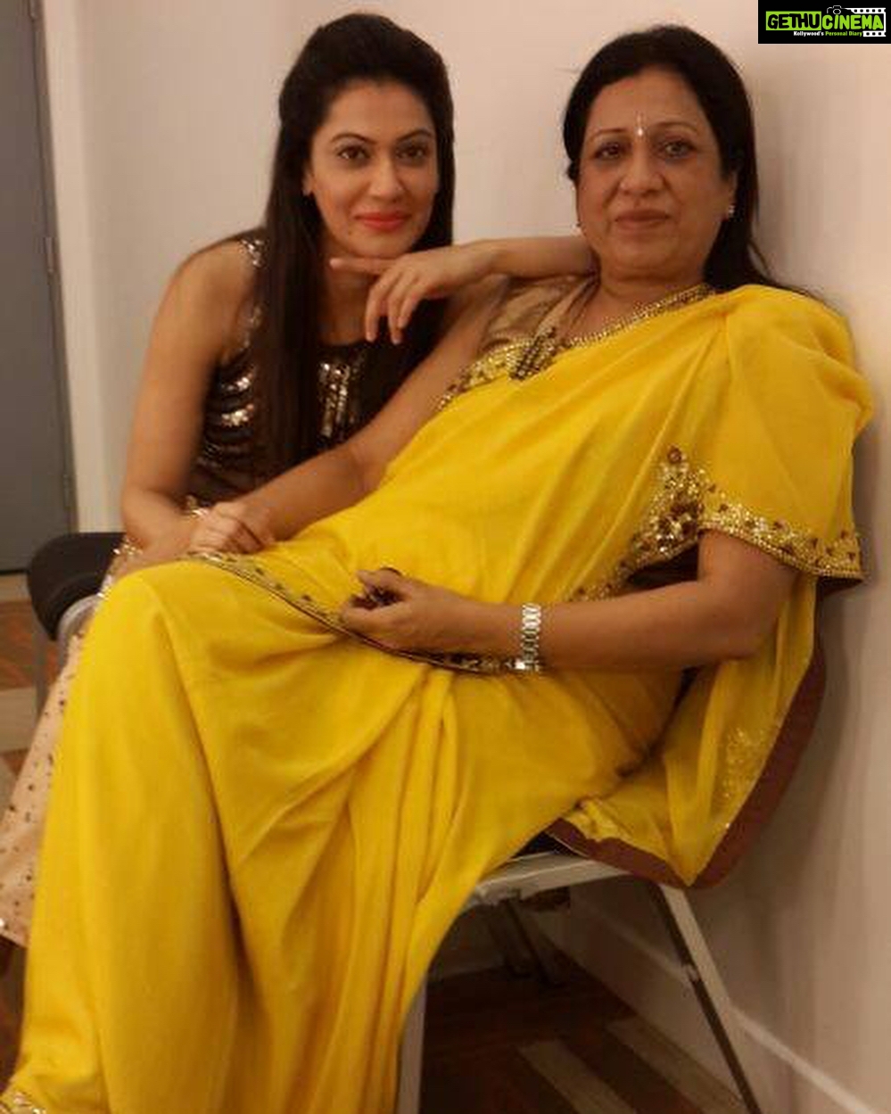 Payal Rohatgi Instagram - When the roots are deep there is NO reason to fear the wind........ #happymothersday #paayalrohatgi #veenarohatgi