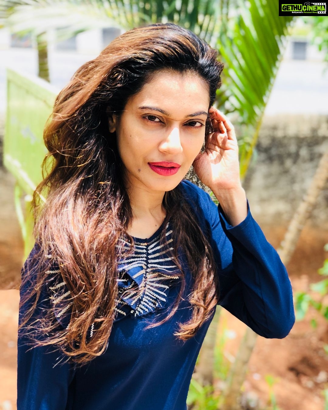 Payal Rohatgi Instagram - #paayalrohatgi #payalrohatgi 😍 If u have choices, choose the BEST. If u have NO choice, do your best.