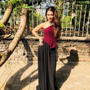Payal Rohatgi Instagram - #paayalrohatgi #payalrohatgi 😙😗 Morality is the most basic expectations of a HUMAN being