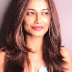 Payal Rohatgi Instagram - #paayalrohatgi 😘 @Regrann from @amandacarvalhoofficial - She’s @payalrohatgi always saying “Ur the expert , you know best “ .... Look 👀 what happens with a trust like that 👆🏻 #amandacarvalhoofficial #hair #haircolor #highlights #hairinspo #payalrohatgi #celebrity #hairstylist #bandra #mumbai #hairmasters - #regrann