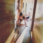 Payal Rohatgi Instagram - You become A master of your life when u learn how to control where your attention goes. Value what you give your energy and time to....#paayalrohatgi #happynewyear #2018 Taj Vivanta,Panjim