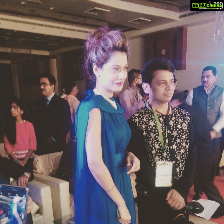 Payal Rohatgi Instagram - #paayalrohatgi felicitating Upcoming Filmmakers at a #filmfestival recently..... #bollywood #actress #honour #hollywood #instagram #instagay #photos #profiling #journey #artistsoninstagram #actresses #independentwoman #indian #world #bringmethehorizon Dehradun देहरादून