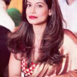Payal Rohatgi Instagram - In a world full of copies, be an original..... #paayalrohatgi #SangramSinghFoundation #director #womenempowerment #womenwrestlers #actress @vijaygoelbjp #centerminister #KDJadhavMemorialInternationalKhustiChampionships #indiansports #instagram #pictures #mylifestyle #myownboss Versova, Mumbai
