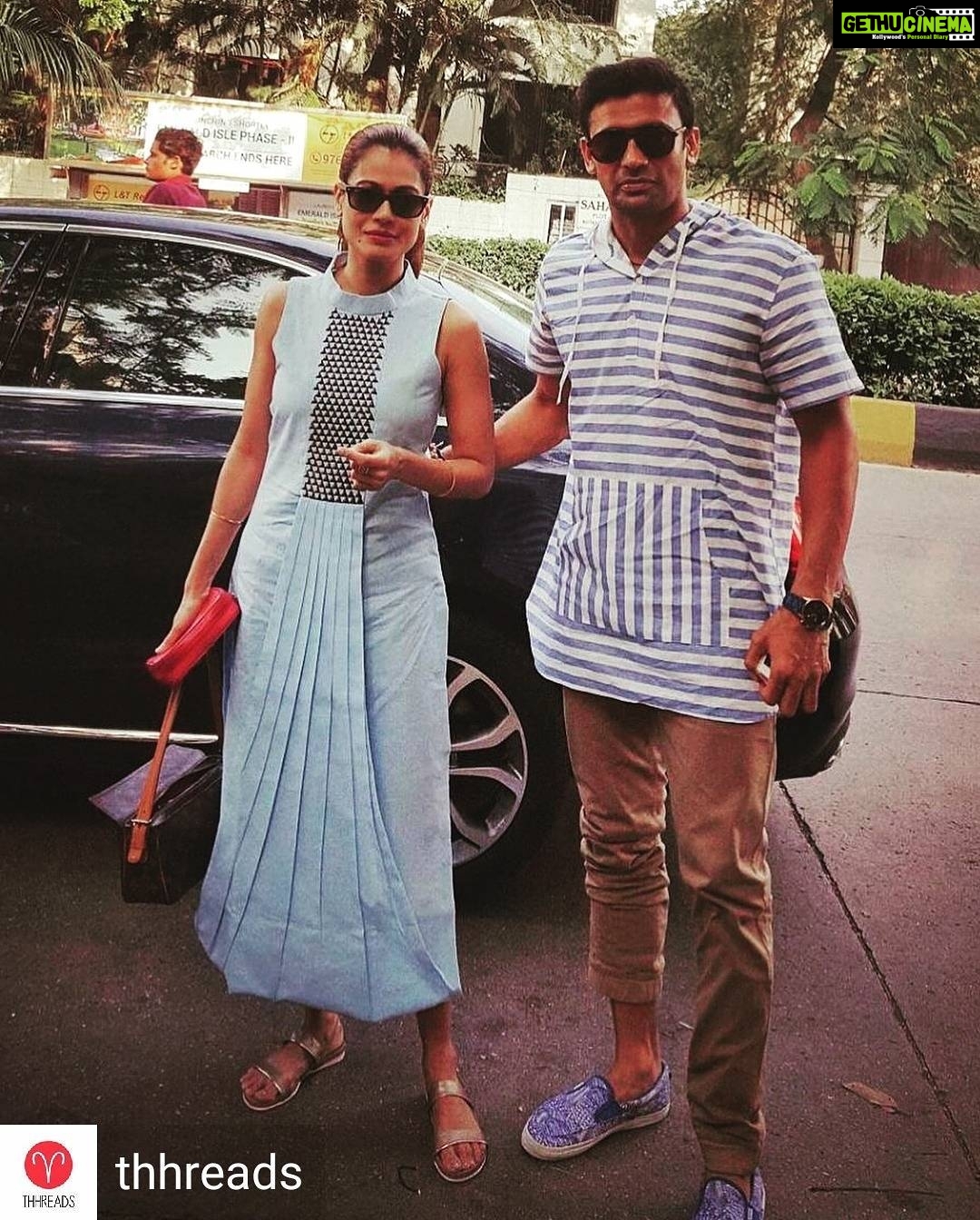 Payal Rohatgi Instagram - ππ #paayalrohatgi @Regrann from @thhreads - The perfect pick for when you want to just relax and lounge around without compromising on style! Super talented@payalrohatgi spotted in this powdered blue khadi kurta from @thhreads ! #khadi #makeinindia #khadilove #fashionpost #model #supermodel #fashiondiaries #style #instagood #instapic #instafashion #instagood #fashionpost #instadaily #instagram #vogue #paris #street #instagrammers #design #trend #makeinindia #thhreads #payalrohatgi - #regrann Jean Claude Biguine Salon and Spa