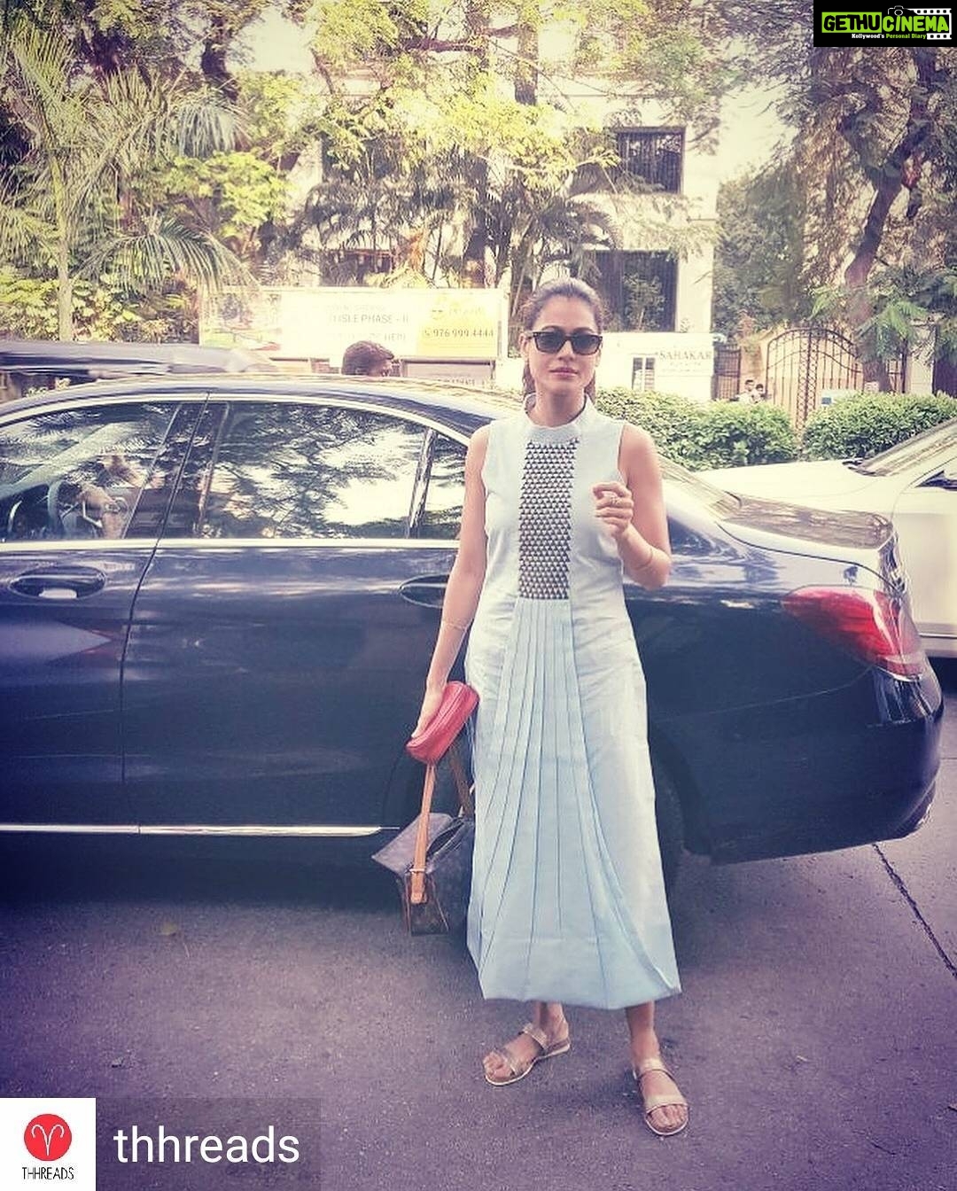 Payal Rohatgi Instagram - ππ #paayalrohatgi @Regrann from @thhreads - The perfect pick for when you want to just relax and lounge around without compromising on style! Super talented@payalrohatgi spotted in this powdered blue khadi kurta from @thhreads ! #khadi #makeinindia #khadilove #fashionpost #model #supermodel #fashiondiaries #style #instagood #instapic #instafashion #instagood #fashionpost #instadaily #instagram #vogue #paris #street #instagrammers #design #trend #makeinindia #thhreads #payalrohatgi - #regrann Jean Claude Biguine Salon and Spa