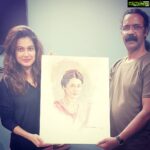 Payal Rohatgi Instagram - When U can't control what's happening challenge yourself to control the way how U respond to what's happening. So that's your power and magic. Don't hide that magic from the universe..... #VishwasSahni #payalrohatgi #sangramsingh #article #actress #acceptance #acrosstheuniverse #artist #instagram #liveportrait #painter #instagram #instadaily #myrules #mylifestyle #mydestiny #destiny #godisgreat @vishwasahni