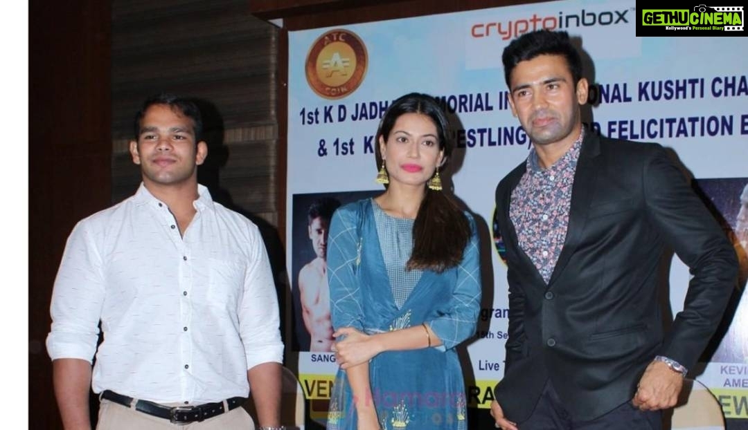 Payal Rohatgi Instagram - The grass is greener where U water it....@_gaurav_ @sangramsingh_wrestler #wrestling #NarsinghYadav #KDJadhavMemorialInternationalKhustiChampionships #15thsept #talkatorastadium #Delhi Bollywood Film Industry