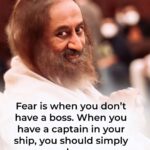 Payal Rohatgi Instagram - ❤️ #payalrohatgi Posted @withregram • @wisdom.seekers_ Yes boss ! @srisriravishankar 😎❤️ @artofliving @thebangaloreashram #gurudevsrisriravishankar #srisriravishankar #artofliving