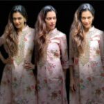 Payal Rohatgi Instagram - Shahrukh Khan की बेटे को पकड़ा NCB ने उस Rave Party से जिस Rave Party में drugs का इस्तेमाल हो रहा था।उससे अभी पूछताछ NCB कर रही है परंतु 8 से 10 लोगों को detain भी किया गया है इस मामले में। और अब उसे arrest कर लिया गया है 🙏 Sameer Wankhede जी को Gujarat आना चाहिए क्योंकि Gujarat के अंदर तो बोहोत बड़ा drug का consignment पकड़ा गया था Adani के port पर से। Sameer जी आप इतनी मेहनत कर रहे हैं महाराष्ट्र के अंदर अमीर लोगों की सच्चाई दिखाने में तो आपको Gujarat के officers को भी मार्गदर्शन देना चाहिए कि वो इस drugs की लड़ाई में उन लोगों को गिरफ़्तार करे जो drugs भारत में मंगवाते हैं। आप के नेतृत्व में Gujarat के अंदर से भी बोहोत saari गंदगी साफ़ हो जाएगी। #PayalRohatgi